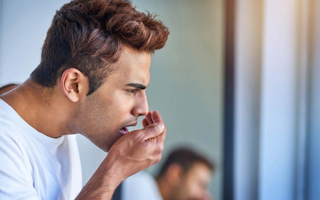 Alitosi e problema dell'igiene dentale, come prevenire